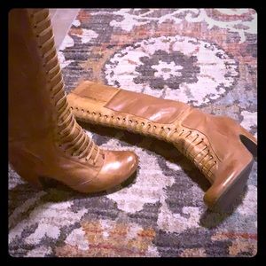 Miz mooz tan solid boot. 8.5